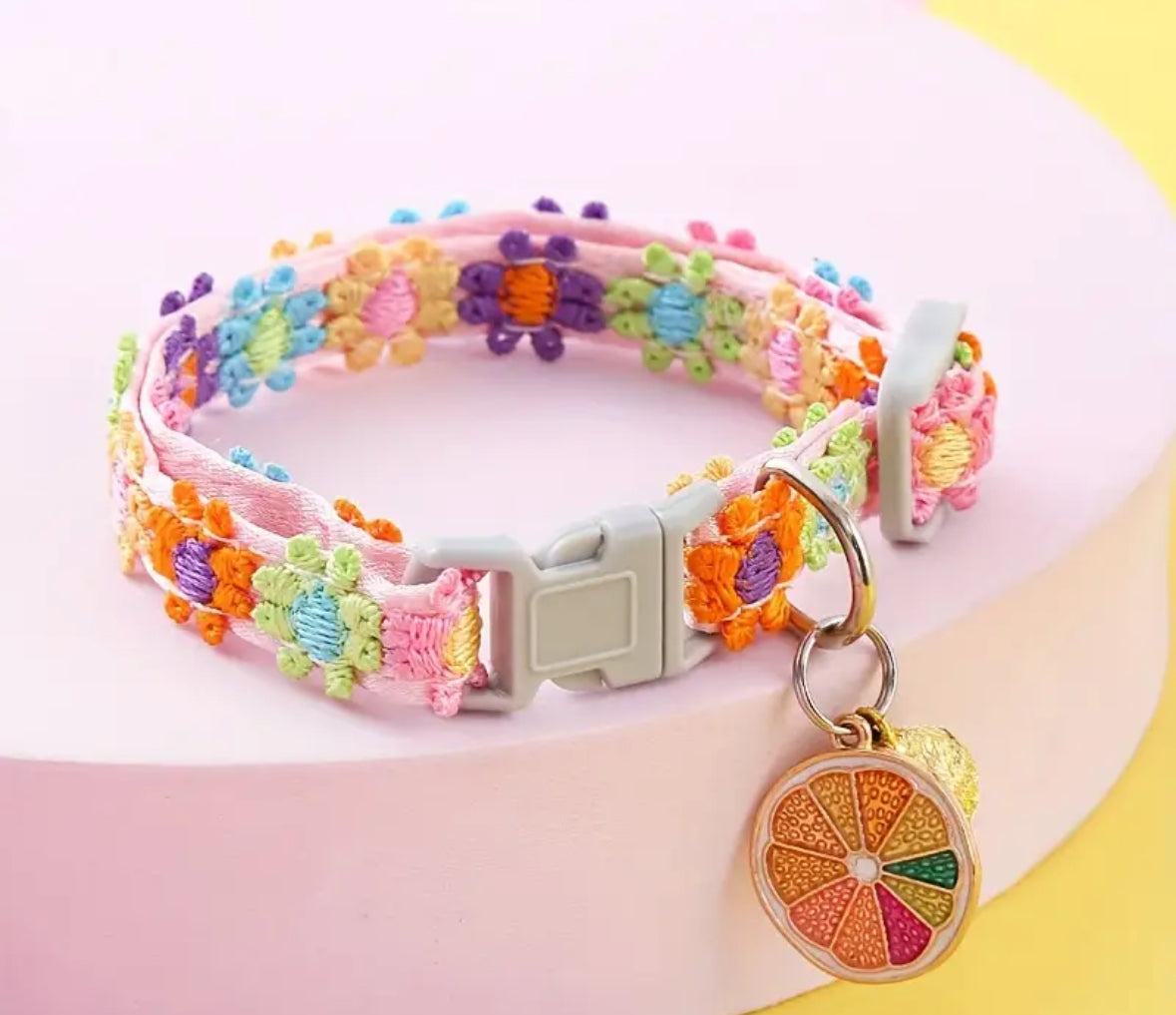 Daisy collar