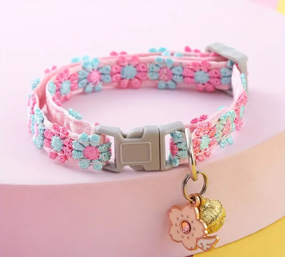 Daisy collar