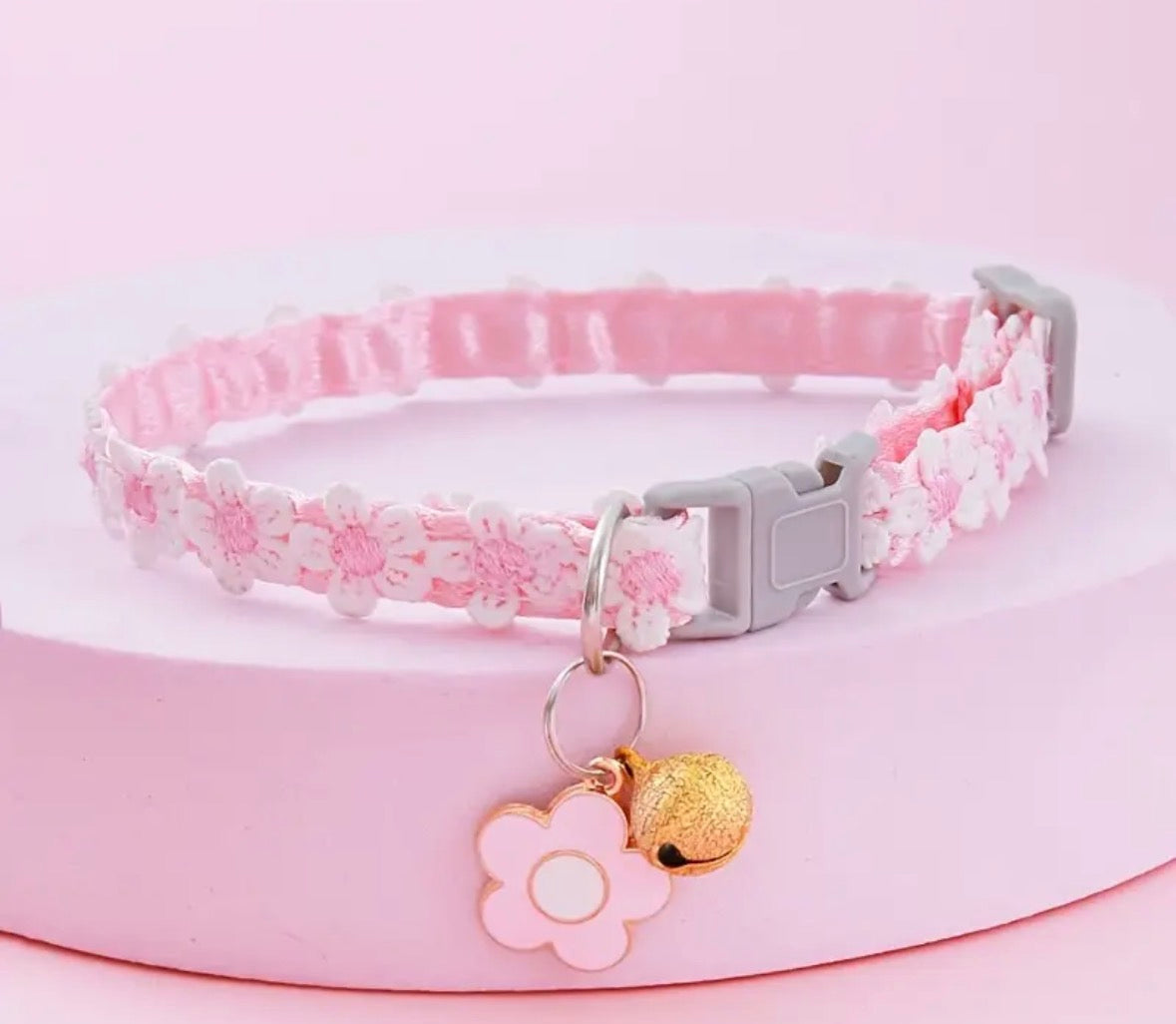 Daisy collar