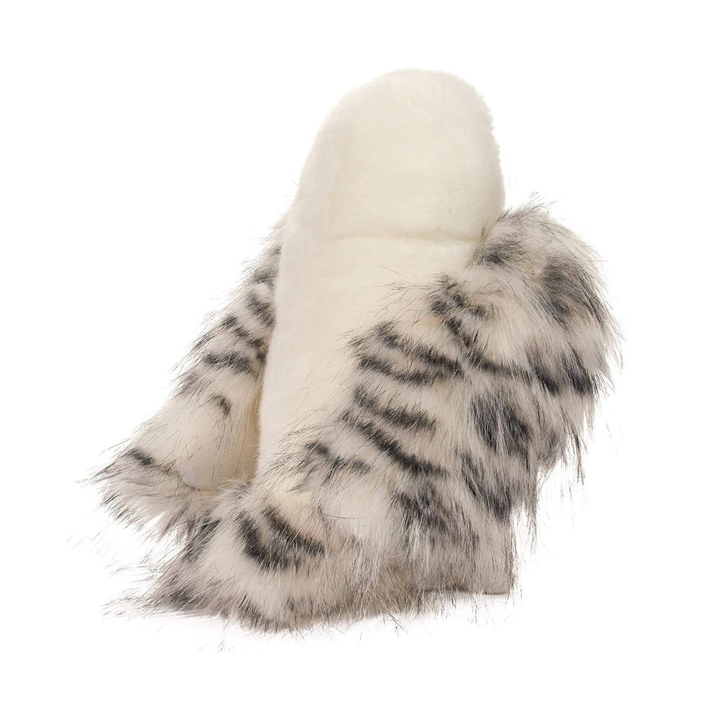 Wizard Snowy Owl by Douglas