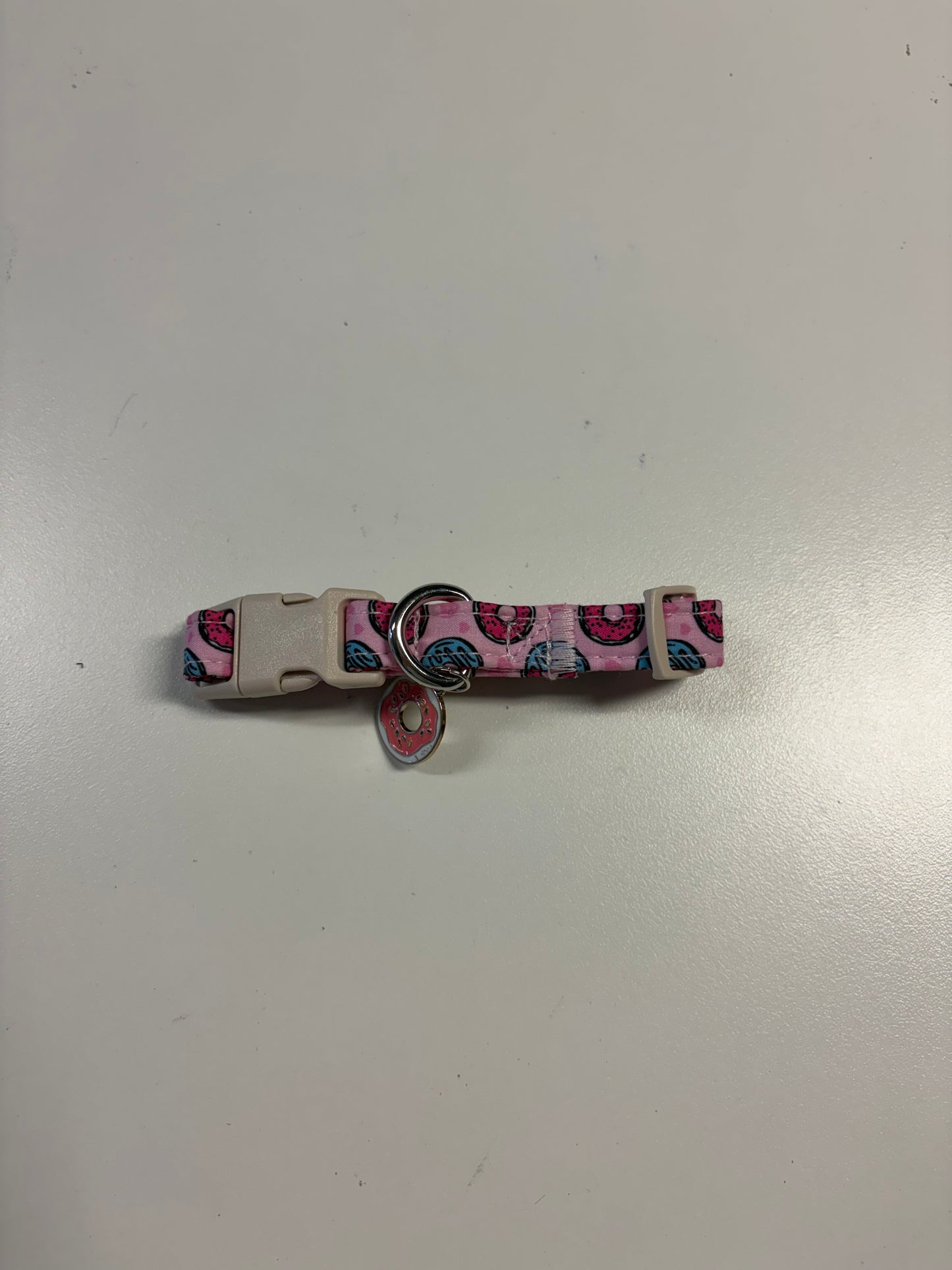 Themed collars
